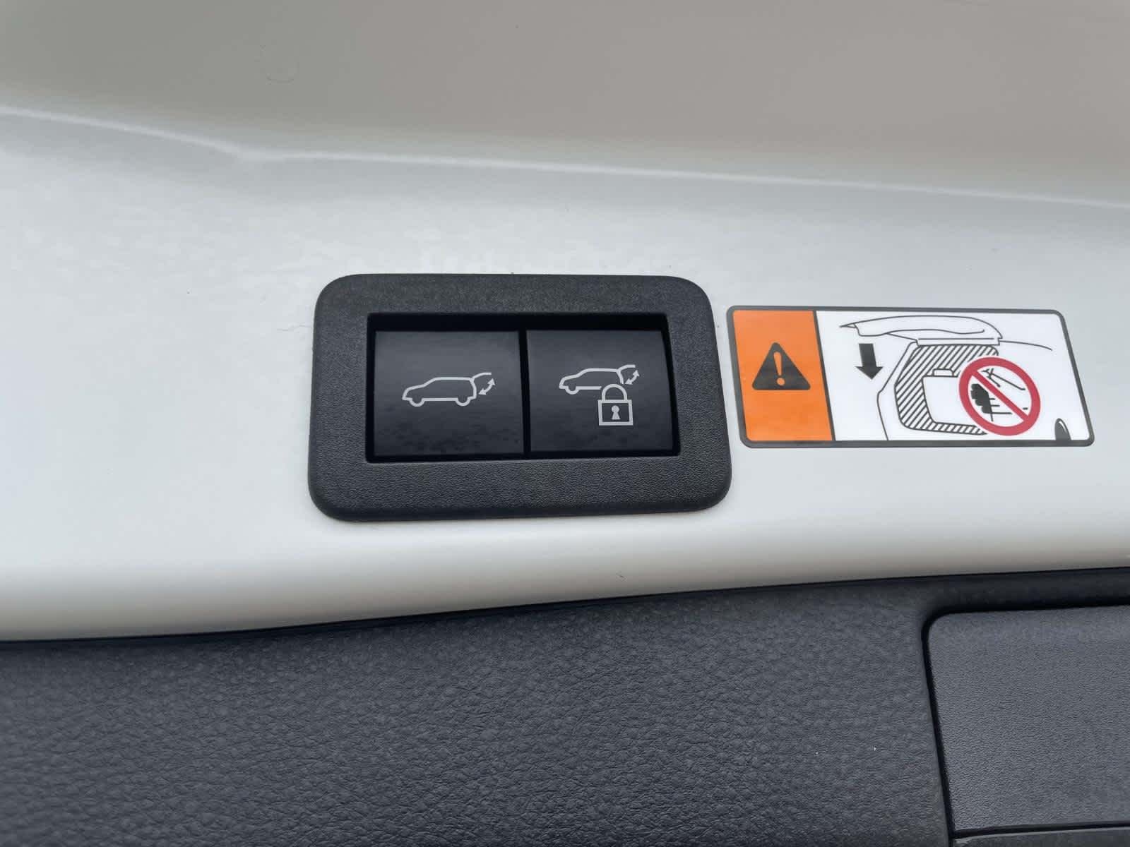 Used 2026 Wind Chill Pearl Toyota XLE Premium image 27