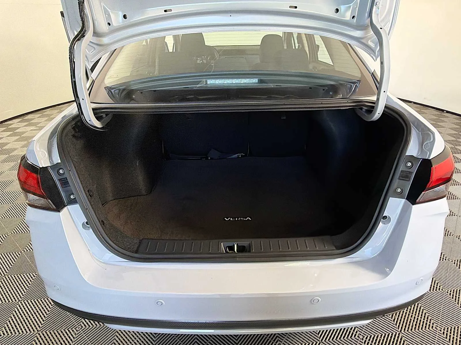Certified Used 2025 Gray Sky Pearl Nissan SV image 22