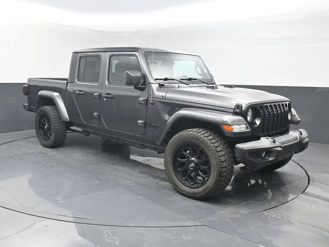 Used 2022 Gray Jeep Sport image 8