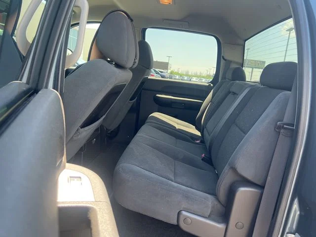 Used 2008 Stealth Gray Metallic GMC SLE1 image 4