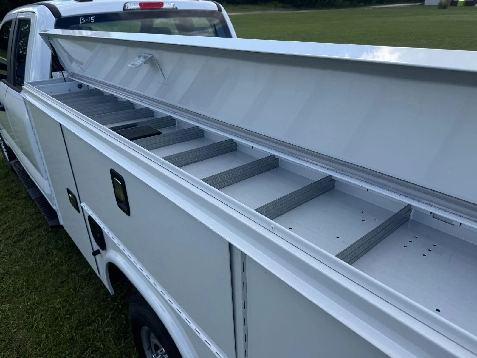 New 2026 Oxford White Ford XL image 8