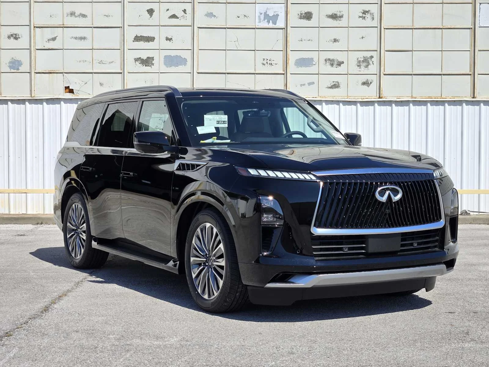 New 2026 BLACK OBSIDIAN INFINITI Luxe 2WD image 2