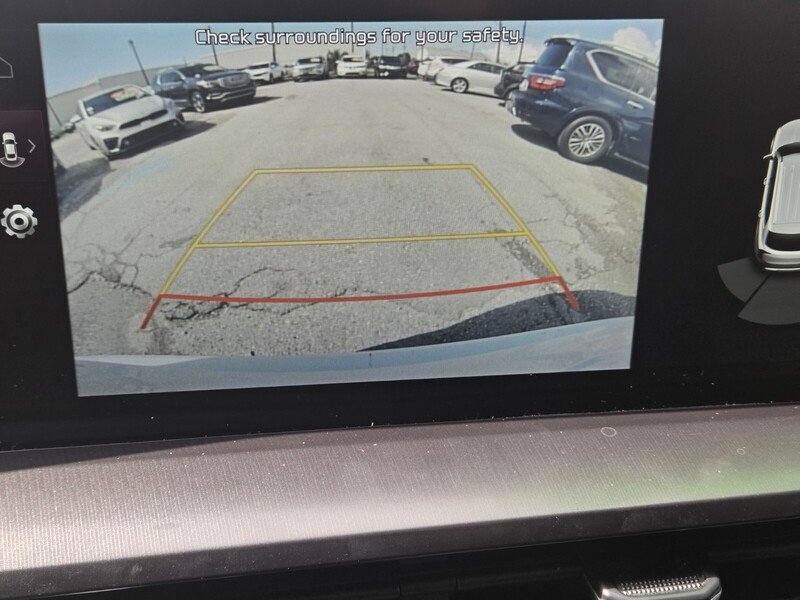 Used 2023 White Kia S image 15