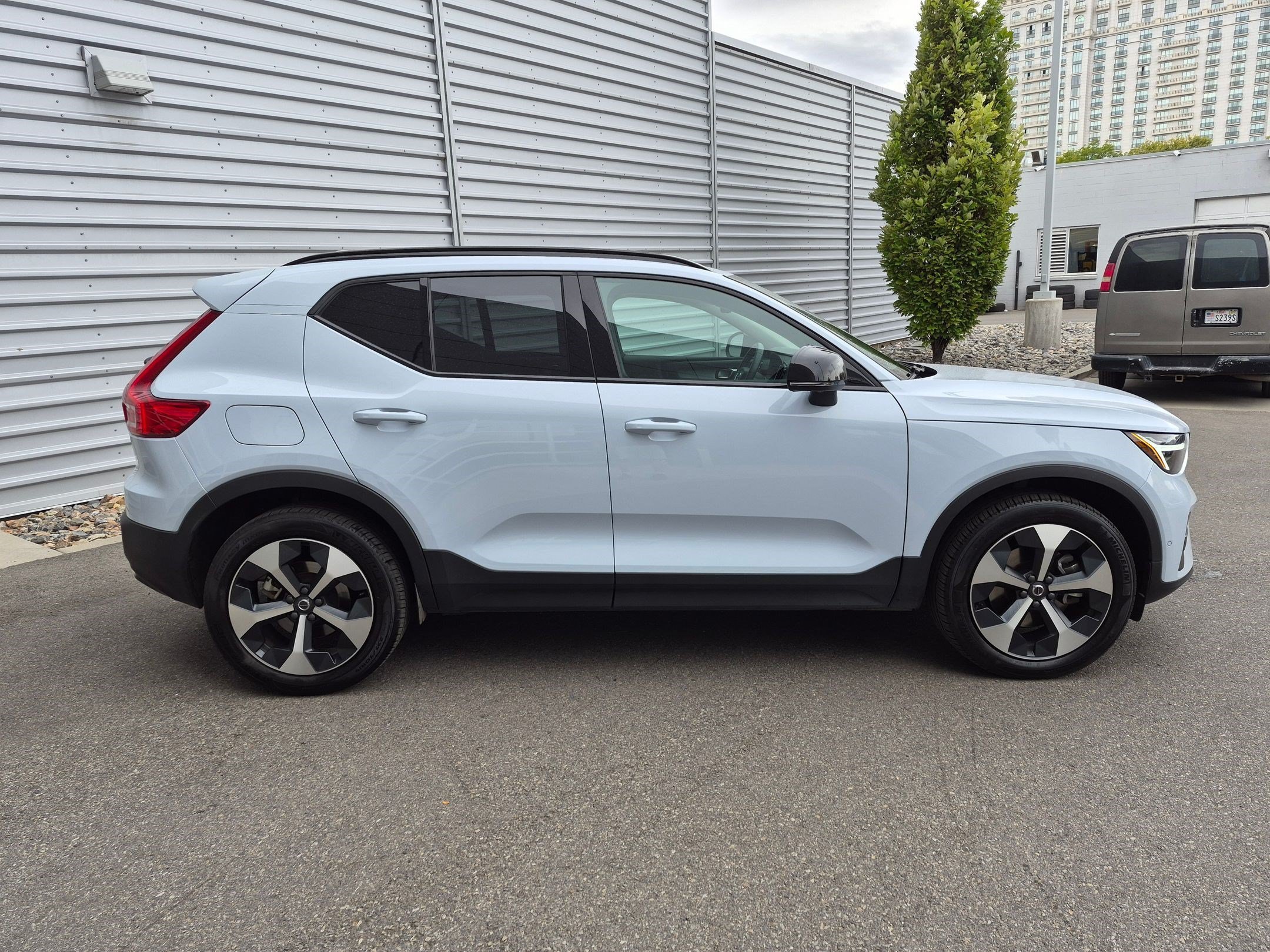 Certified Used 2026 Cloud Blue Volvo Plus image 2