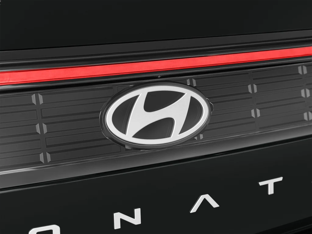 Used 2024 Black Hyundai SEL image 45