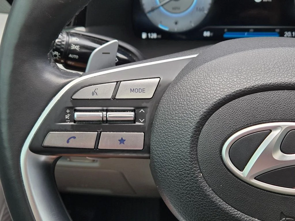 Used 2024 Red Hyundai SEL image 24