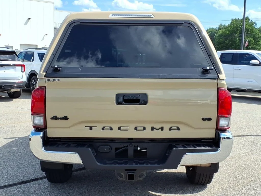 Used 2020 Beige Toyota SR5 image 20