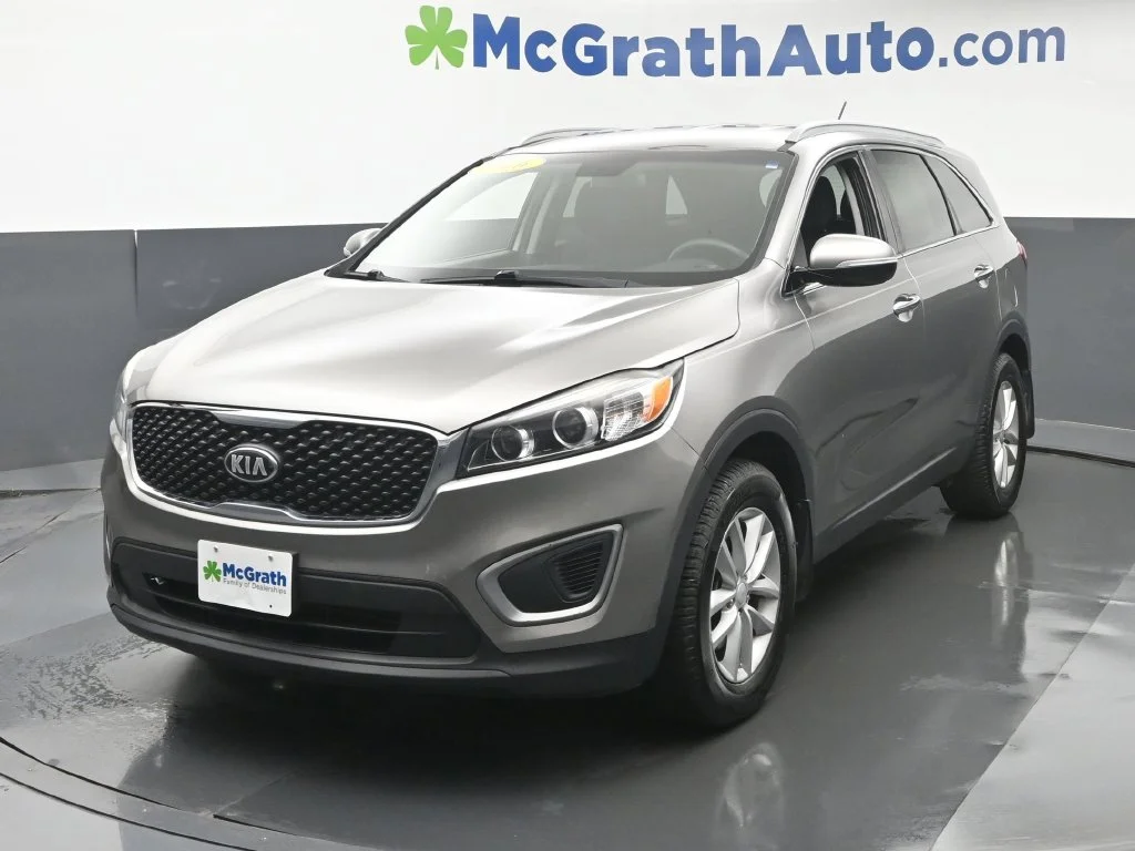 Used 2016 Silver Kia LX image 21