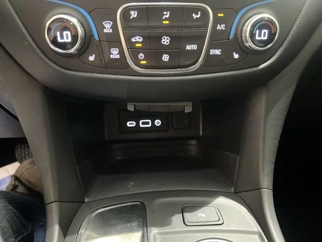 2022 Chevrolet Equinox LT - Photo 17