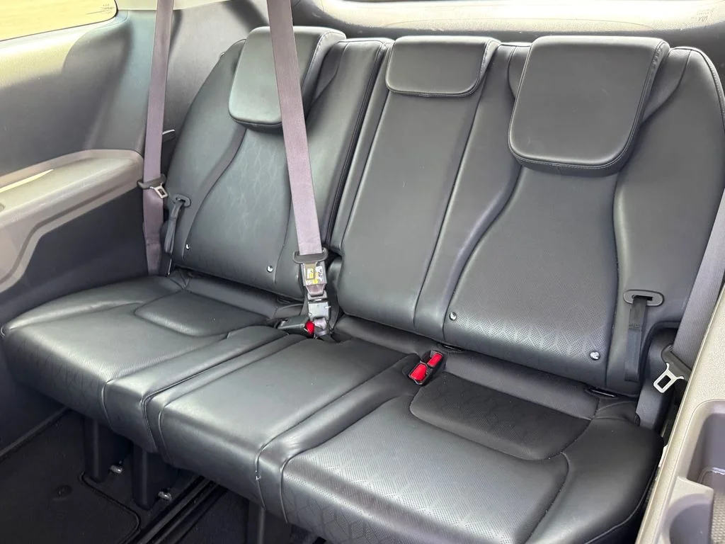 Used 2025 Gray Kia LXS image 17