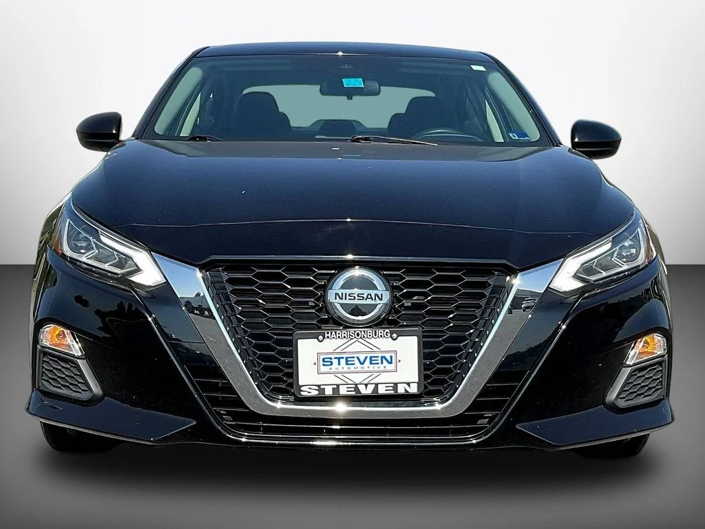 Certified Used 2021 Super Black Nissan 2.5 SV image 2