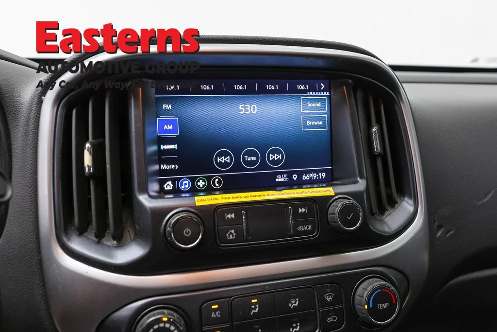 Used 2022 White Chevrolet LT image 18