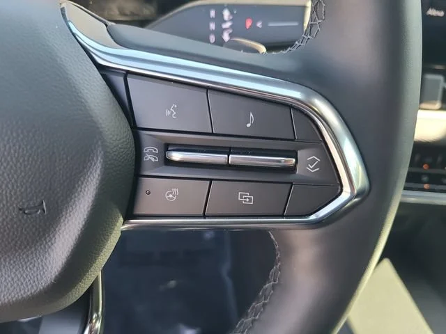 Used 2025 Sterling Gray Metallic Chevrolet LT image 30