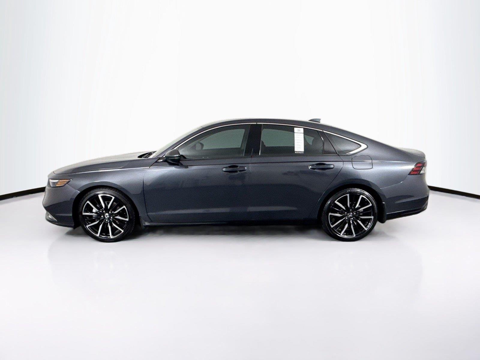 Used 2024 Meteorite Gray Metallic Honda Touring image 14