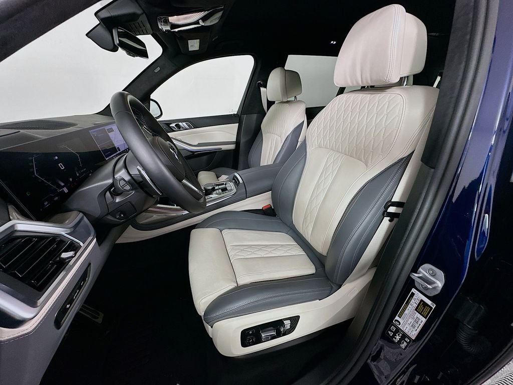 2025 BMW X7 M60i - Photo 21