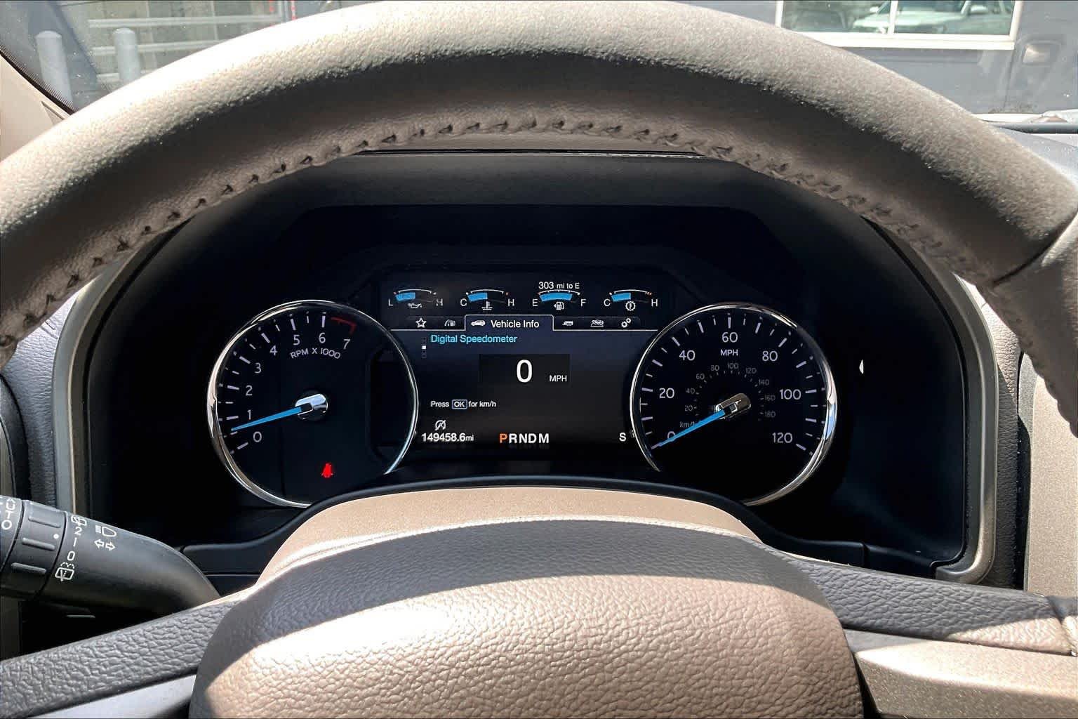 Used 2018 White Platinum Metallic Tri-Coat Ford XLT image 26