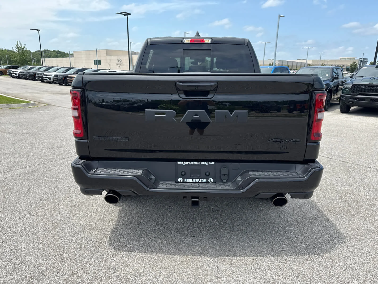 New 2026 Diamond Black Crystal Pearl-Coat Exterior Paint RAM Big Horn image 7