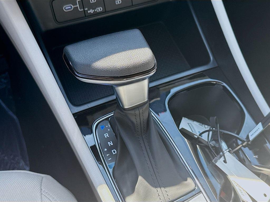 New 2026 Phantom Black Hyundai SEL FWD image 13