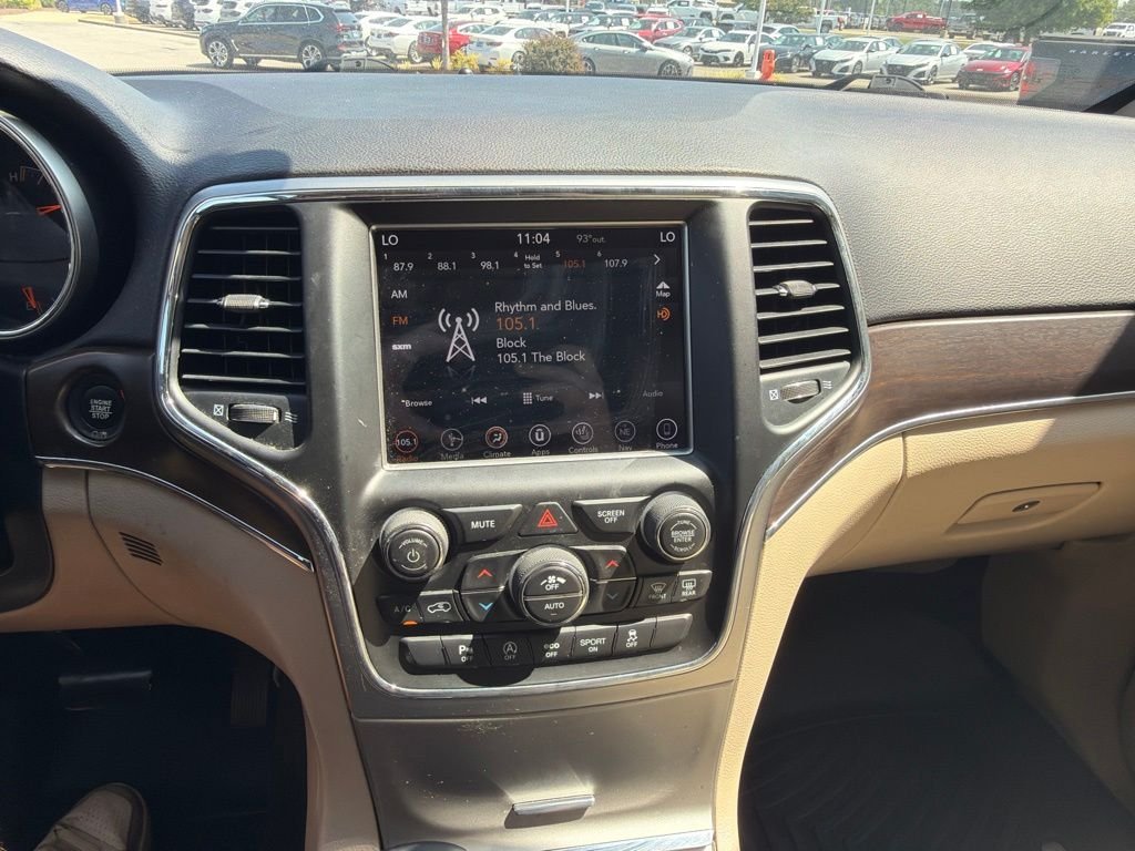 Used 2018 Blue Jeep Limited image 21