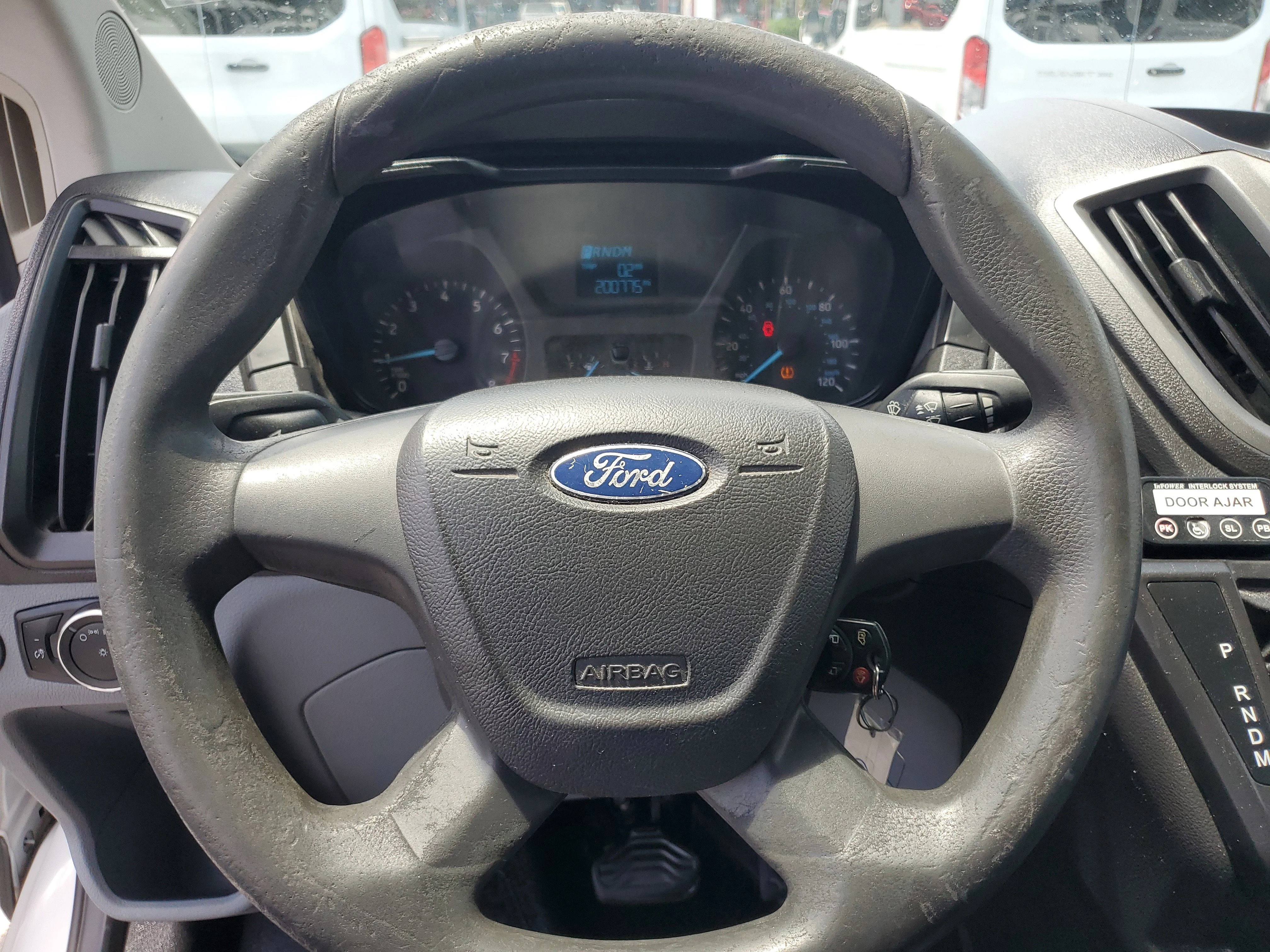 2015 Ford Transit XLT - Photo 17