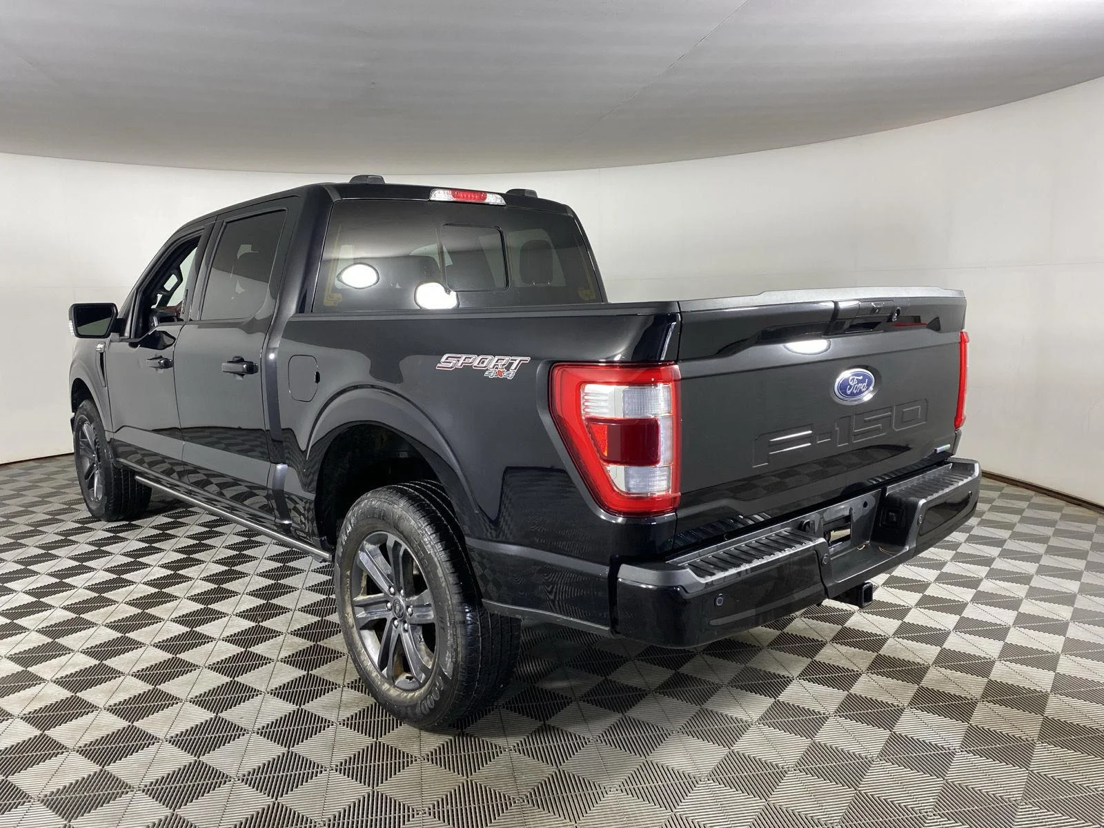 Used 2023 Agate Black Ford LARIAT image 7