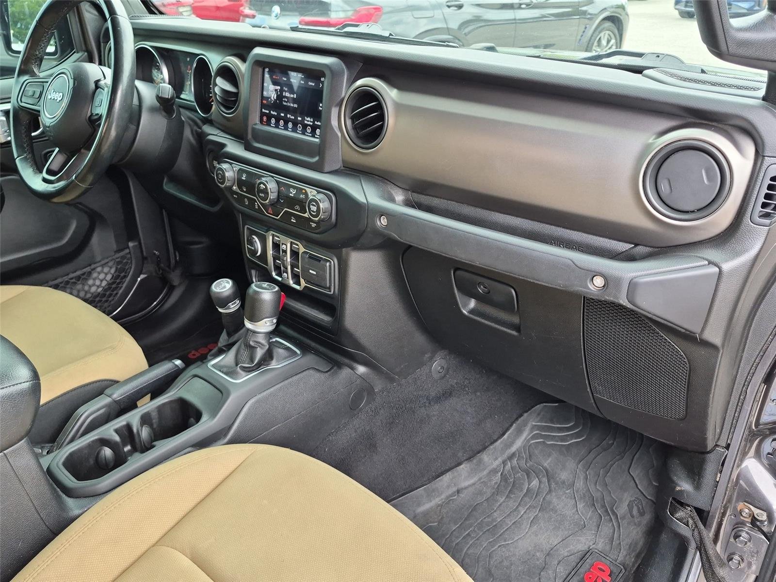 Used 2020 Granite Crystal Metallic Clearcoat Jeep Sport S image 37