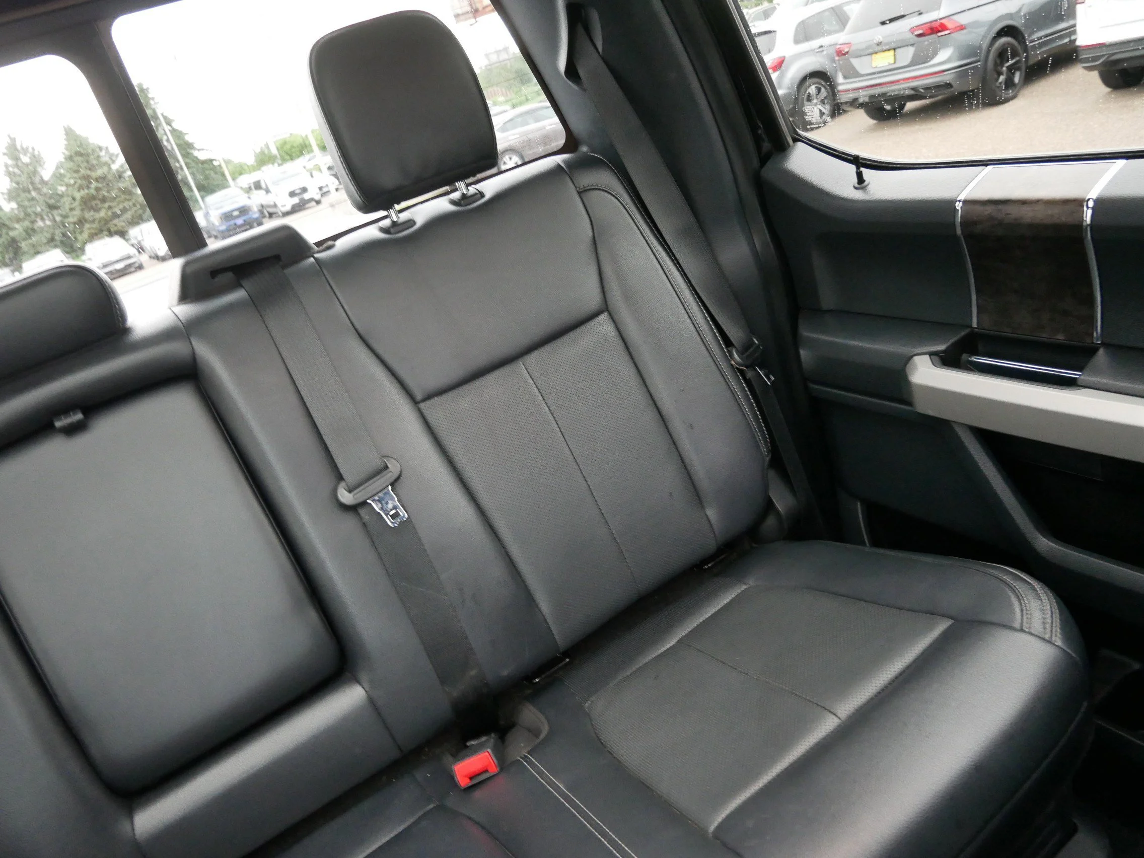 Certified Used 2022 Agate Black Metallic Ford LARIAT image 14
