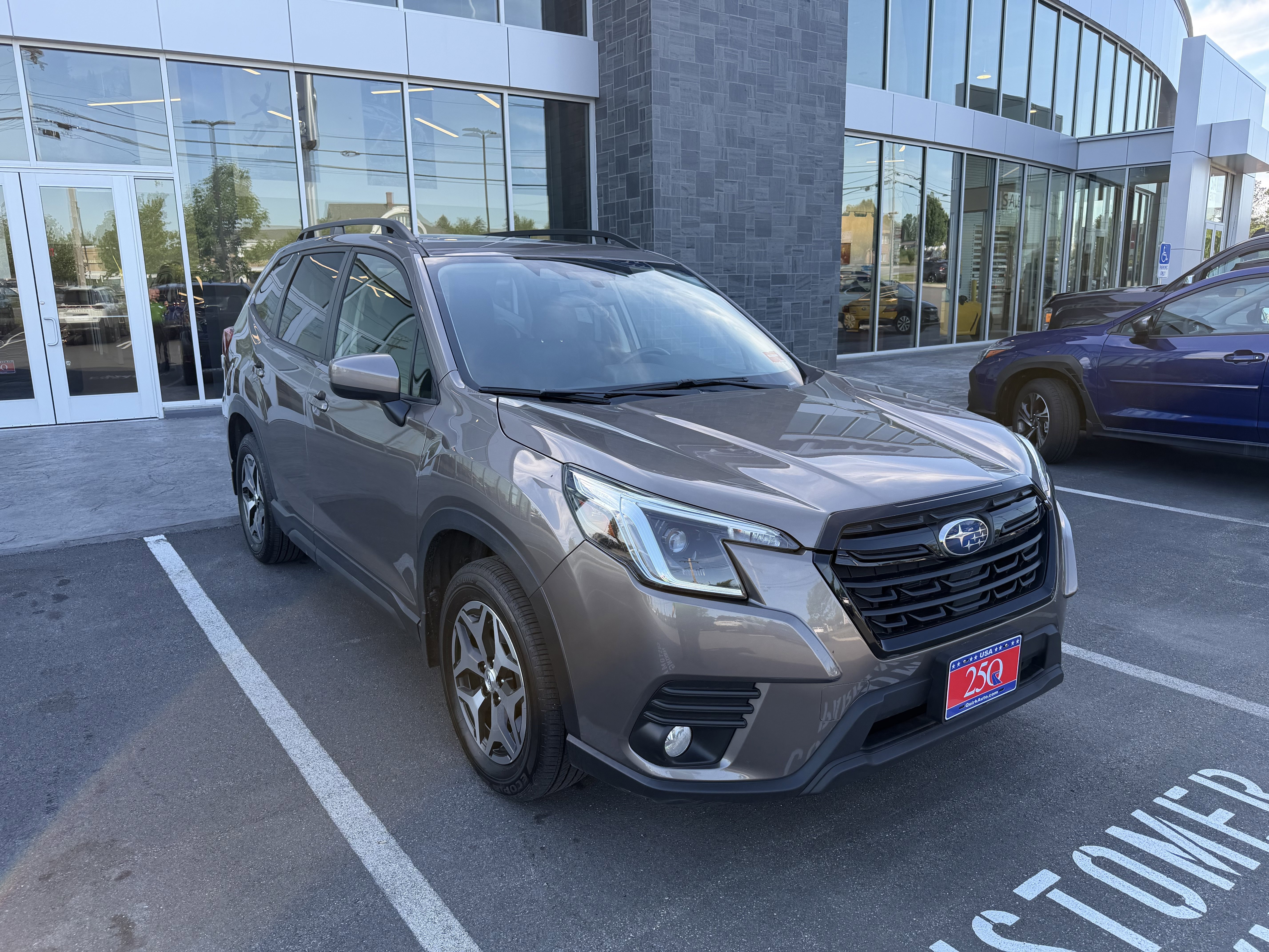 Used 2023 Brilliant Bronze Metallic Subaru Premium image 7