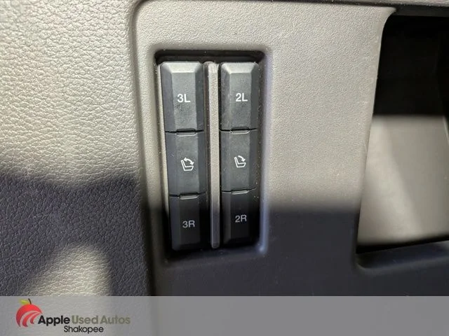 Used 2018 White Ford Limited image 13