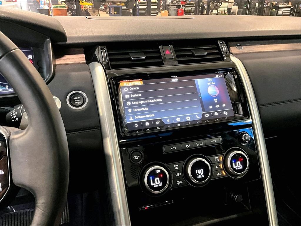 Used 2020 Gray Land Rover HSE image 19