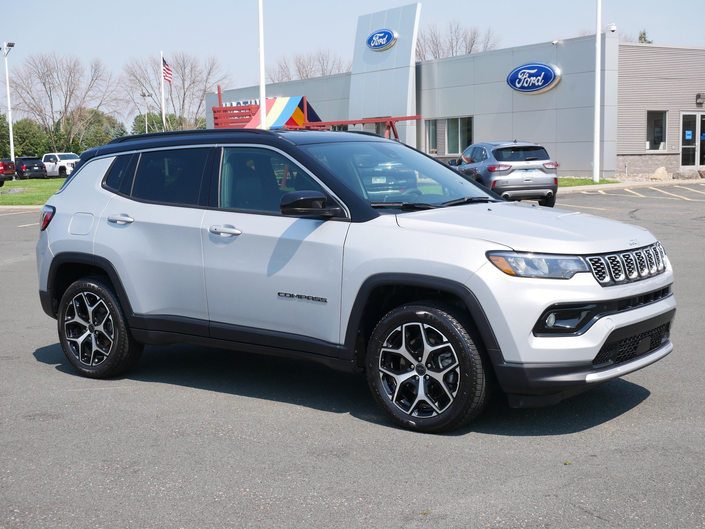 Used 2025 Silver Zynith Jeep Limited image 7