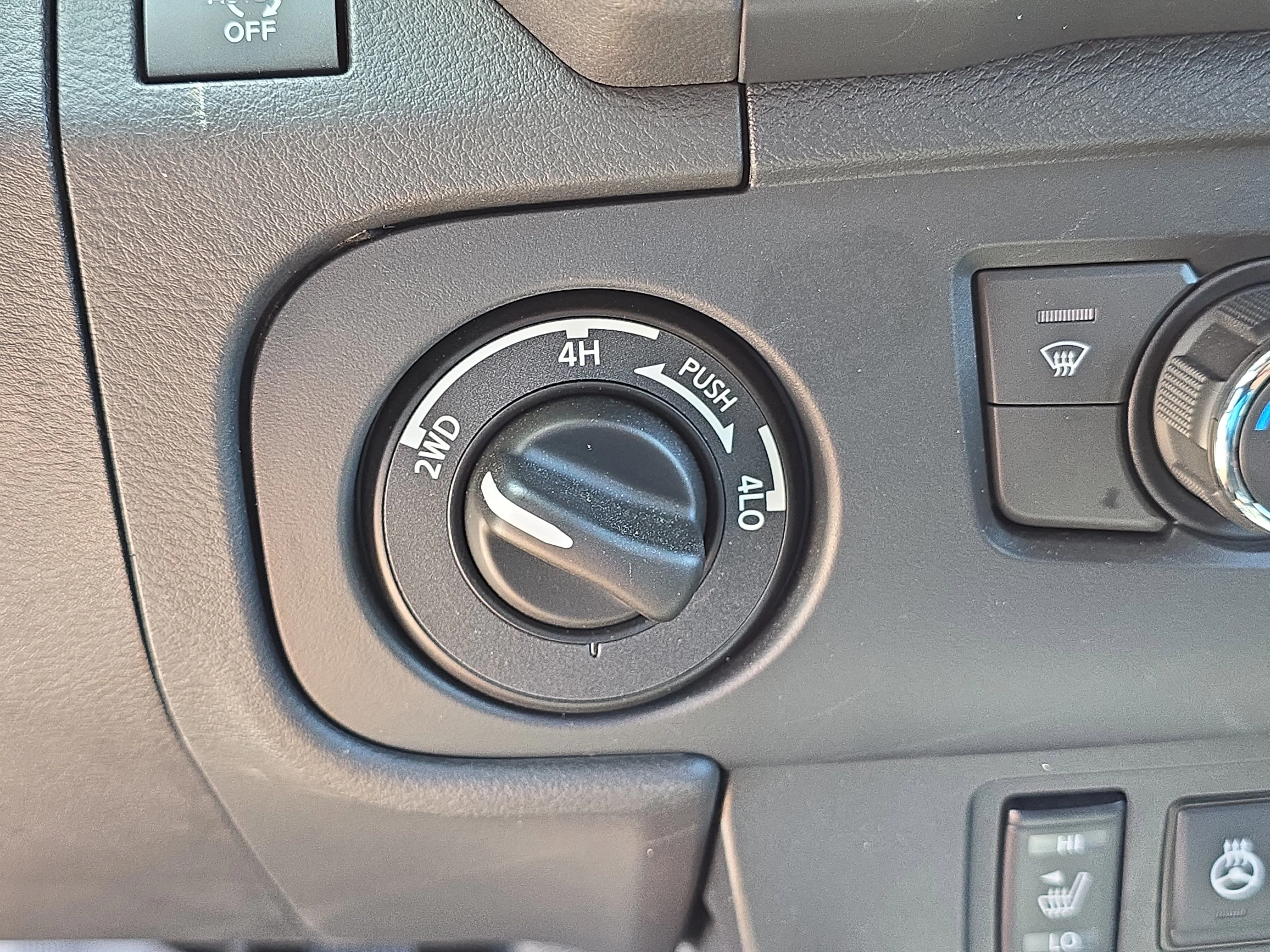 Certified Used 2026 Gun Metallic Nissan PRO-4X image 27