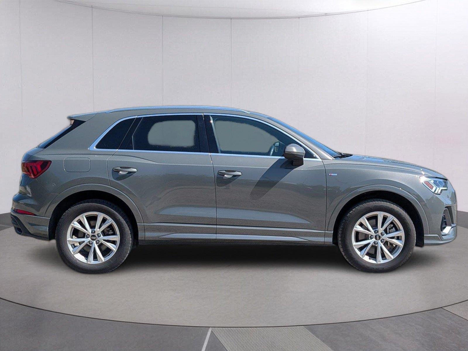Used 2025  Audi S line Premium image 8