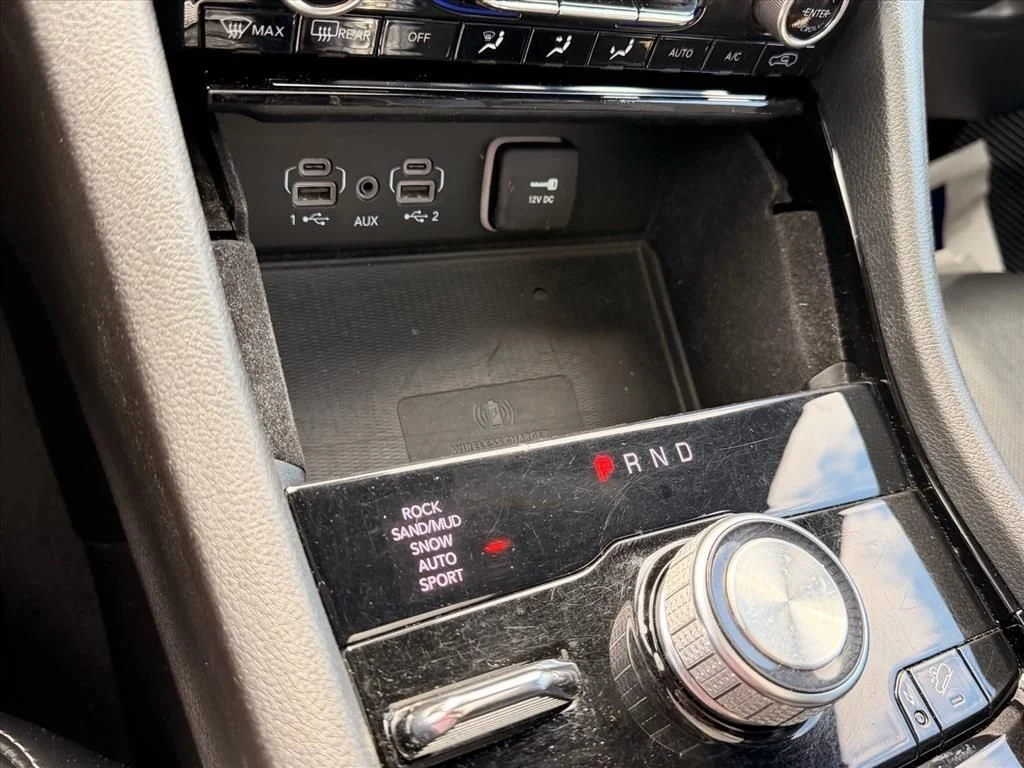 Used 2021 Gray Jeep Overland image 27
