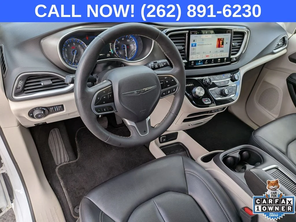 Used 2024 White Chrysler Touring L image 10