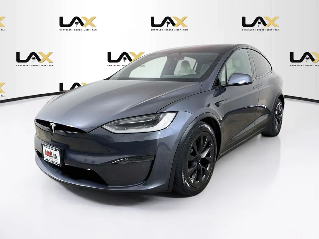 Used 2023 Gray Tesla Standard Range image 3
