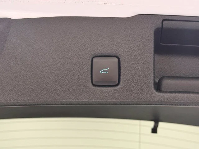 Used 2022 White Ford SEL image 32