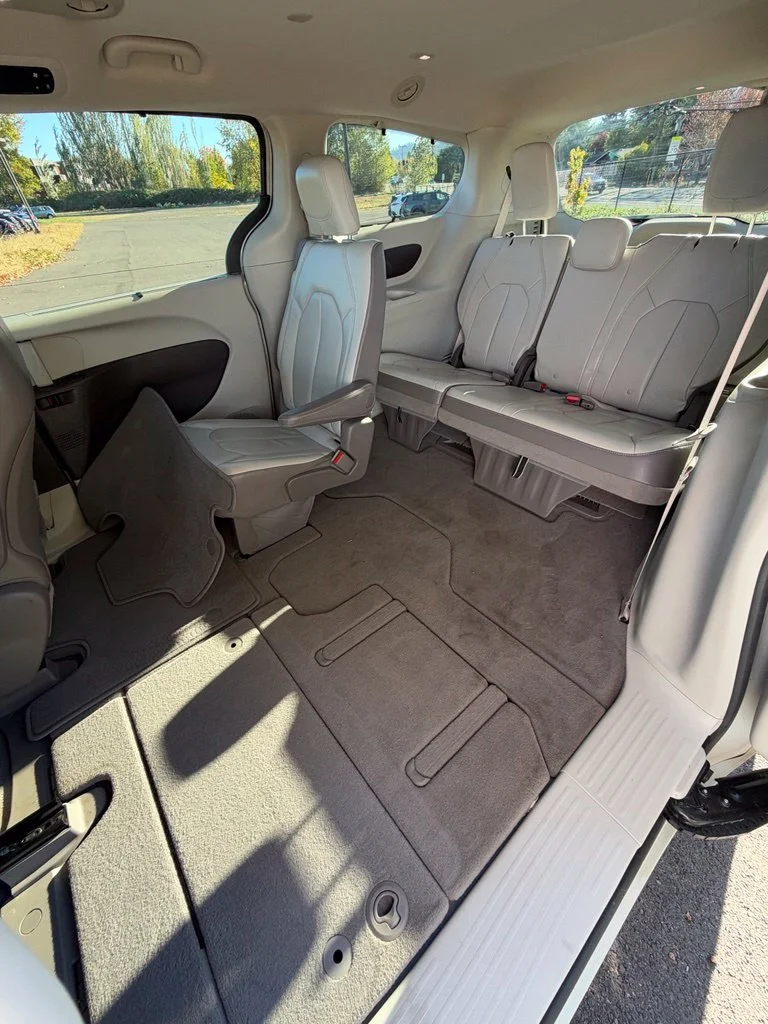 Used 2017 Tusk White Chrysler Touring L image 44
