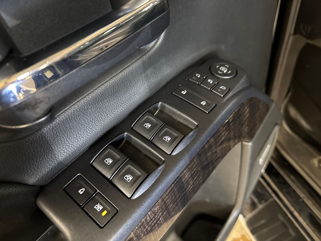 Used 2015 Black GMC Denali image 16