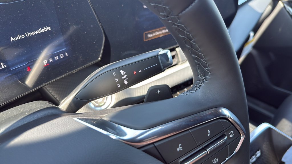 New 2027 Mosaic Black Metallic Chevrolet FWD LT image 30