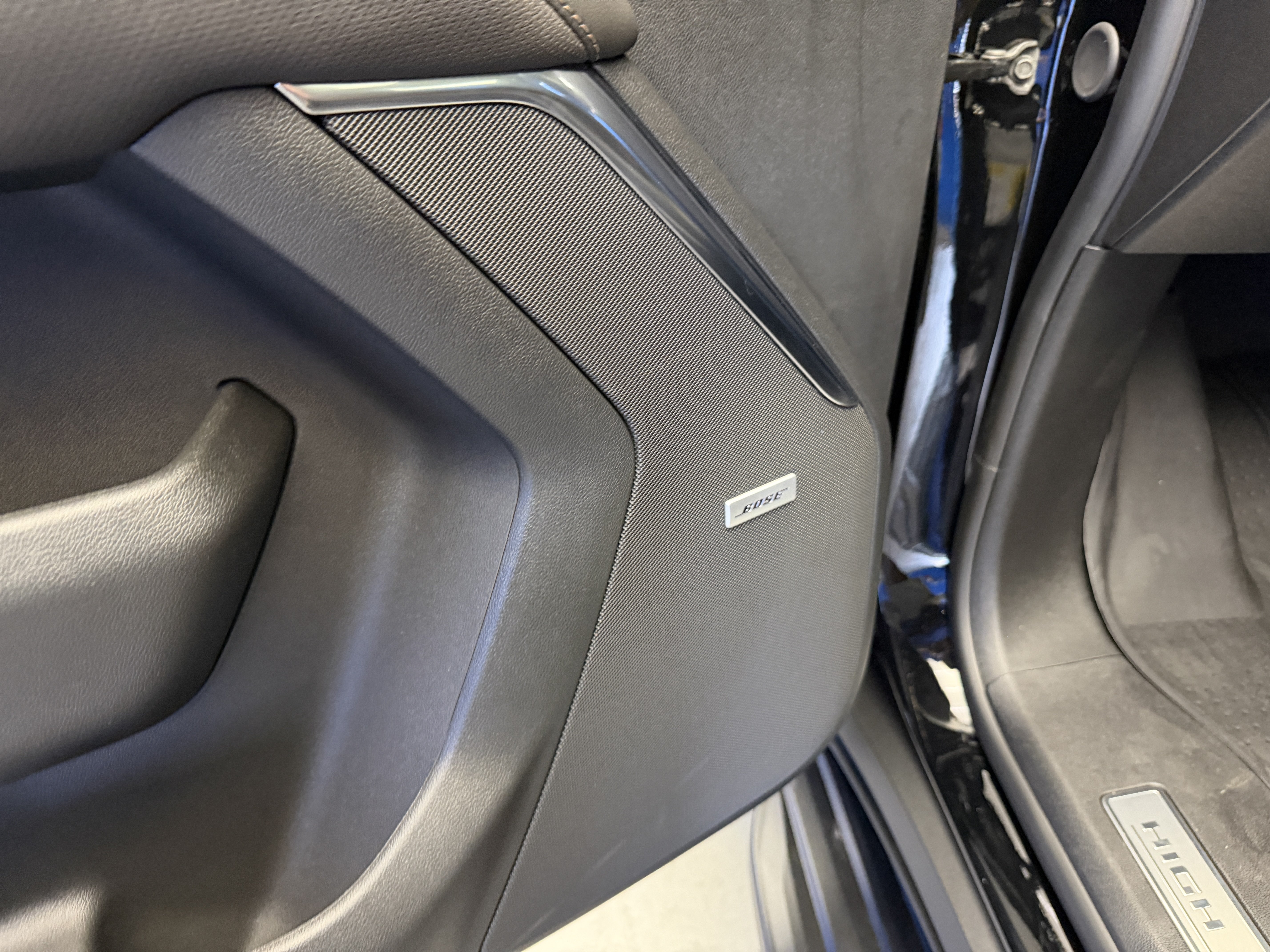 2026 Chevrolet Suburban High Country - Photo 12
