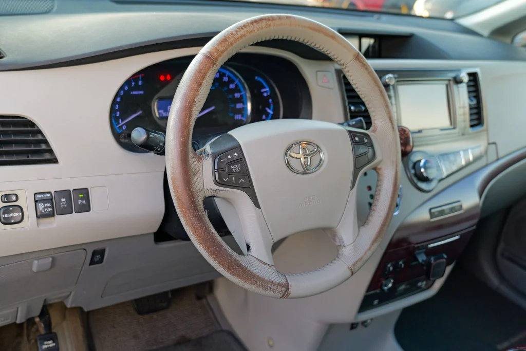 Used 2011 Predawn Gray Mica Toyota XLE image 16