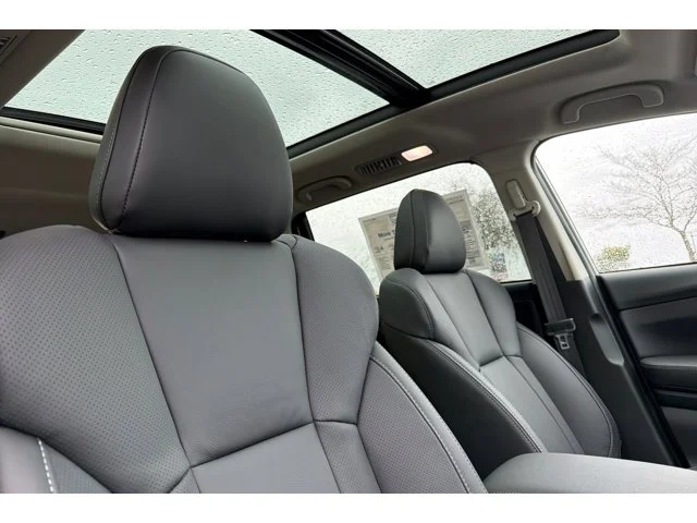 New 2026 CRYSTAL WHITE PEARL Subaru Limited 7-Passenger image 17