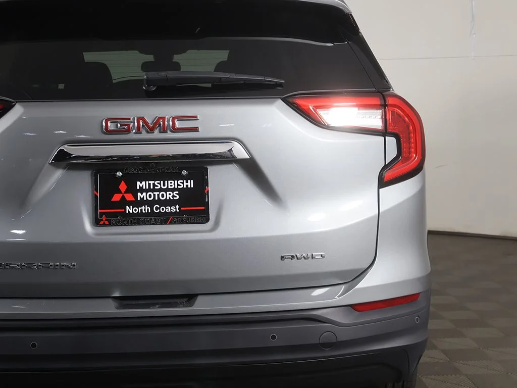 Used 2023 Silver GMC SLE image 14