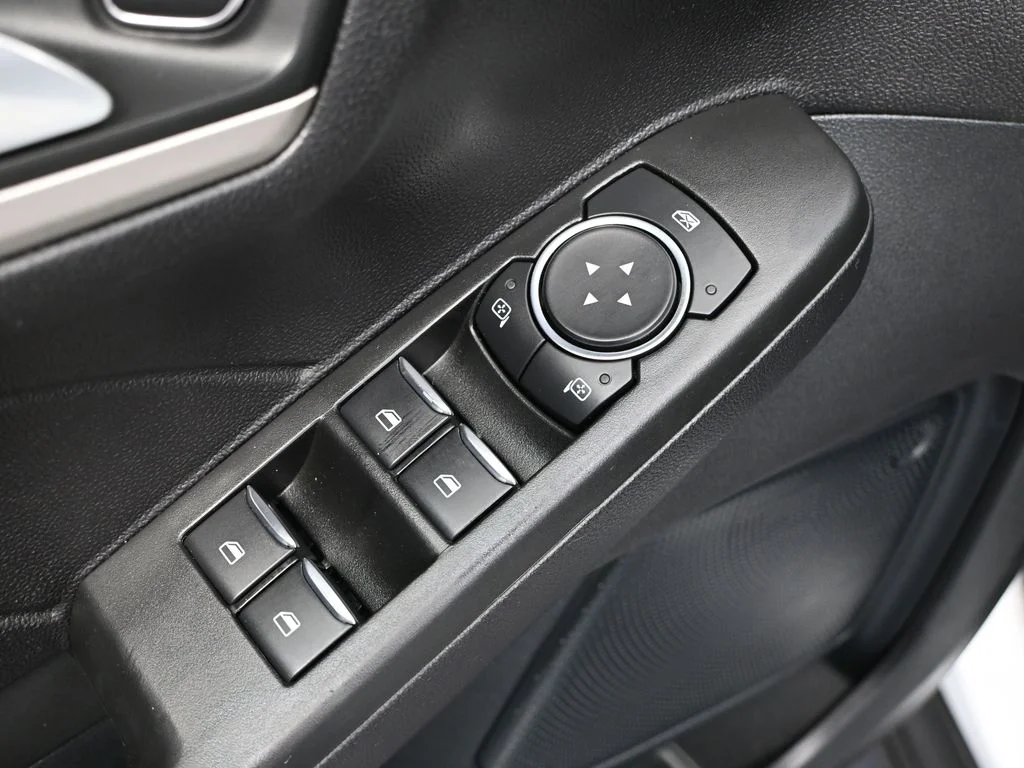 2021 Ford Escape SE - Photo 18