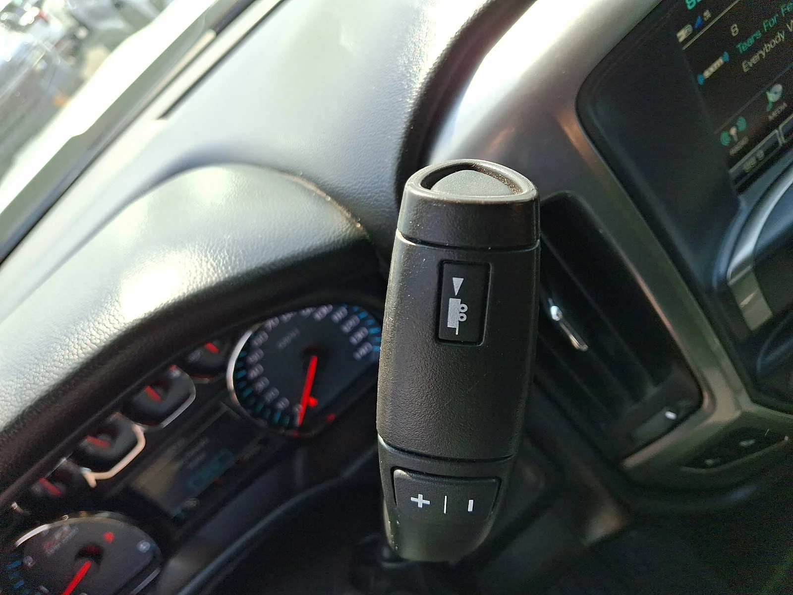 Used 2018 Silver Ice Metallic Chevrolet LT image 14