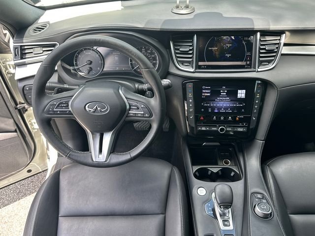 Used 2020 White INFINITI ESSENTIAL image 23
