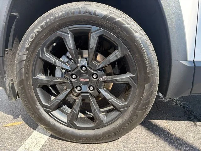 Used 2026 White GMC Elevation image 28