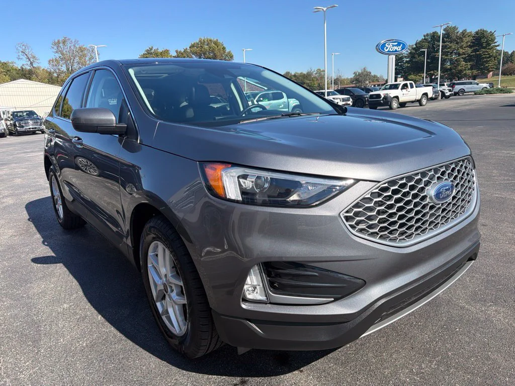 Used 2024 Carbonized Gray Metallic Ford SEL image 6