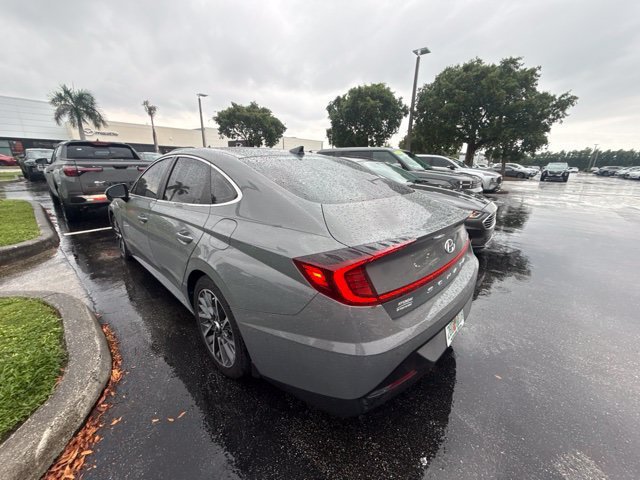 Used 2020 Hampton Gray Hyundai Limited image 5